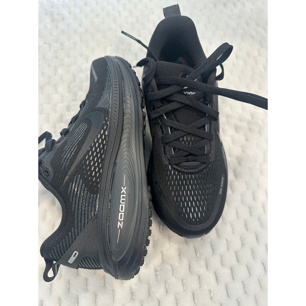 Nike Air Zoom Vomero 18 Womens 6.5 Black Smoke Grey HM6804-004 Running Shoes - Picture 2 of 10